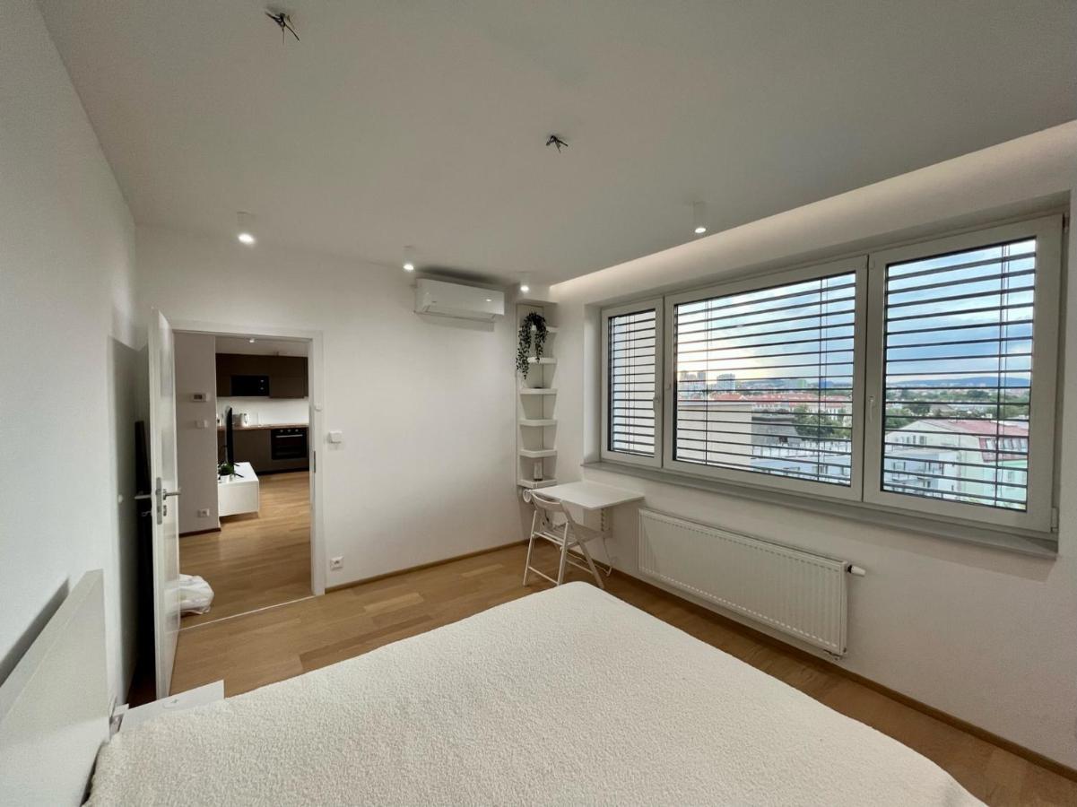 Brno City Center Apartment With Parking And A Big Terrace المظهر الخارجي الصورة